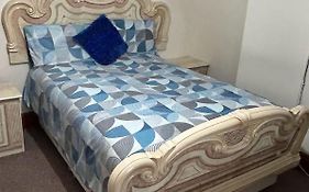 Busy Bee - Guest House - Self Service